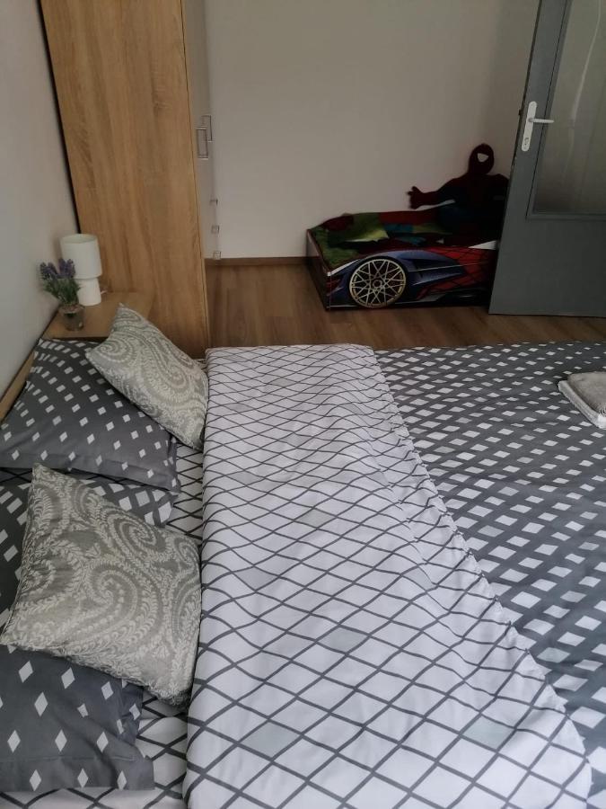 Апартаменты Apartament Alexia Оршова Экстерьер фото